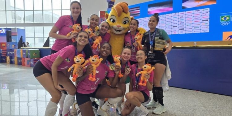 Equipe de Rondônia conquista medalha de ouro no vôlei feminino em competição nacional