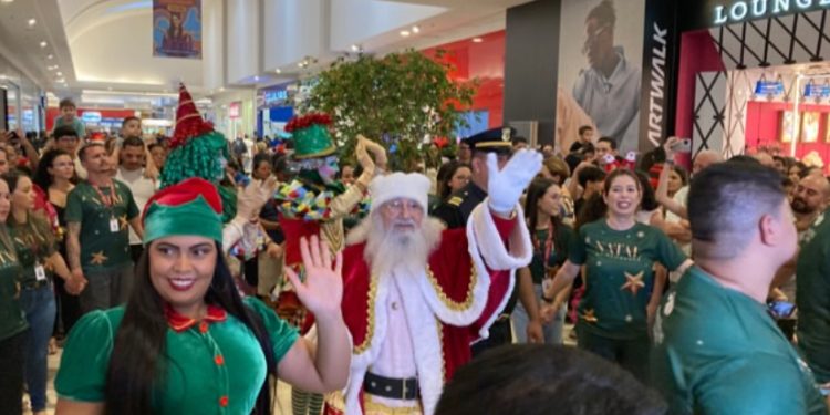 Porto Velho Shopping lota para chegada do Papai Noel