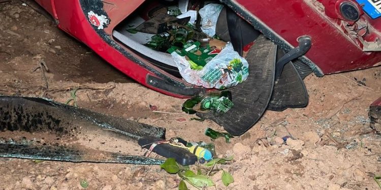 Veículo capota e deixa cinco feridos na zona rural de Porto Velho