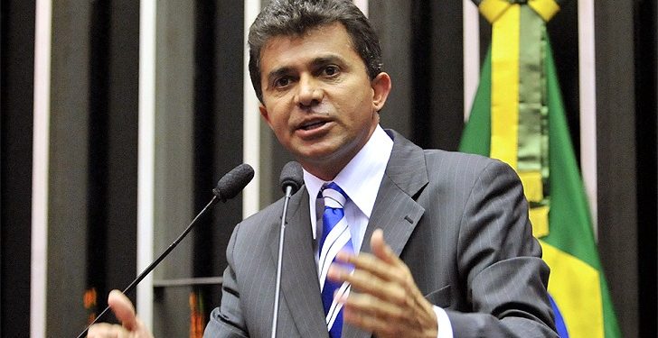 Expedito Júnior Aponta Falhas na Campanha de Mariana Carvalho e Aposta em Adailton Fúria para 2026