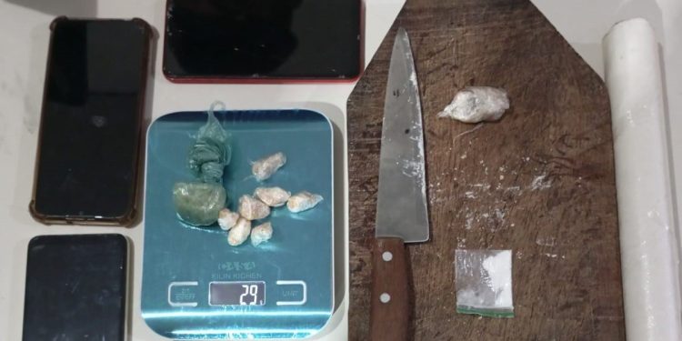 Operação da Polícia Militar flagra suspeitos com drogas em Ariquemes