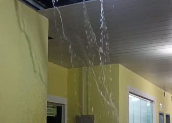 VÍDEO: Alunos denunciam precariedade em escola de Porto Velho após chuva