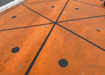 Furto de banco e vandalismo afetam a “Calçada Criativa” em Porto Velho