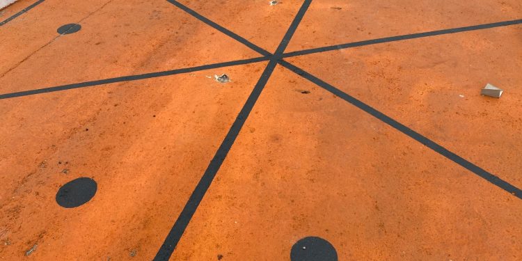 Furto de banco e vandalismo afetam a “Calçada Criativa” em Porto Velho