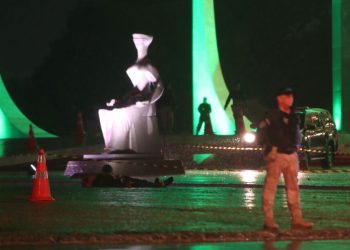 Explosão na Praça dos Três Poderes deixa um morto; Polícia investiga detalhes do ataque