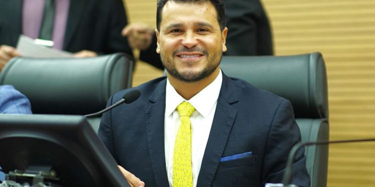 Assembleia Legislativa de Rondônia anuncia abono salarial de R$ 5 mil para servidores