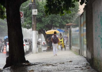 Umidade da Amazônia traz chuvas isoladas a Rondônia nesta terça-feira
