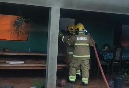 Homem ateia fogo na casa da ex-esposa e sofre graves queimaduras em Pimenta Bueno