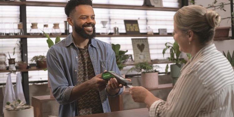 Sicredi apoia associados na gestão financeira e incentiva a prosperidade dos negócios