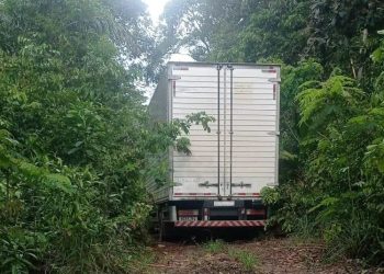Polícia Militar de Rondônia localiza caminhão roubado e resgata motorista sequestrado