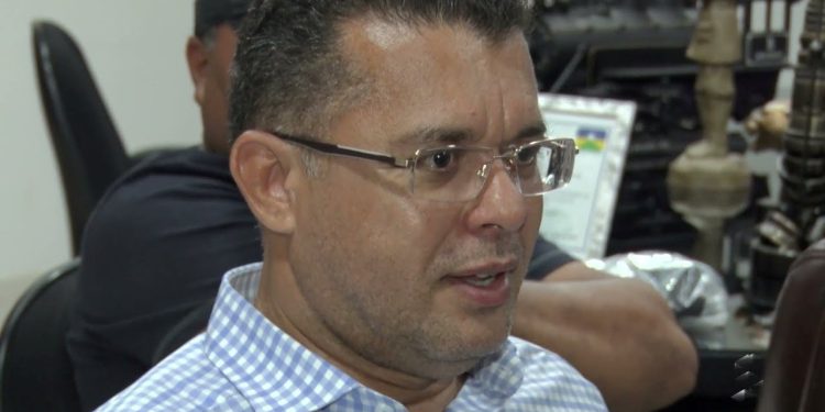 Justiça mantém investigação contra prefeito de Nova Mamoré por suspeita de compra de votos