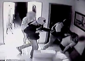 Casa é invadida na zona Leste, e bandidos roubam arma de policial já falecido