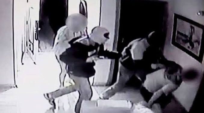 Casa é invadida na zona Leste, e bandidos roubam arma de policial já falecido