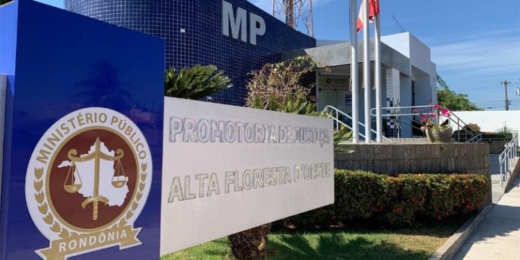 Homem é sentenciado a 31 anos de prisão por feminicídio em Rondônia