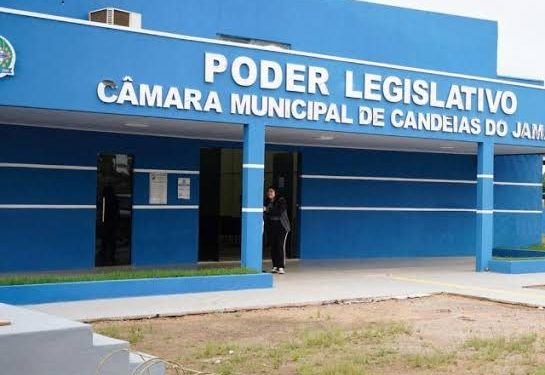 Câmara de Candeias do Jamari aprova abono natalino como presente de fim de ano para servidores