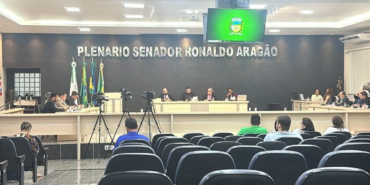 Câmara de Cacoal aprova aumento de até 70% nos salários de Prefeito, Vice, Vereadores e Secretários, apesar de críticas