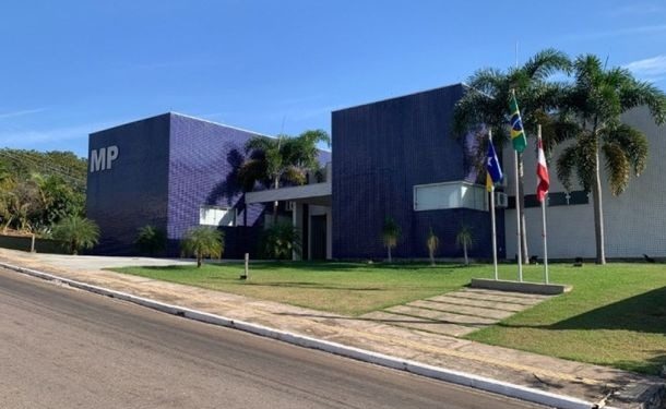Multa de R$ 10 mil é aplicada a políticos de Parecis por campanha irregular
