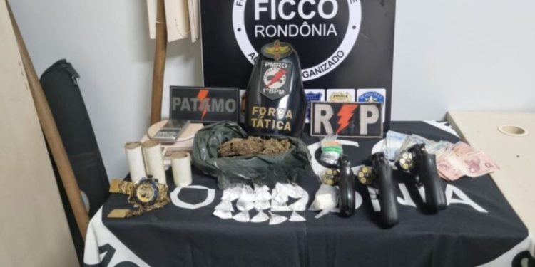 Polícia apreende armas, drogas e dinheiro durante confronto com criminosos na zona sul de Porto Velho