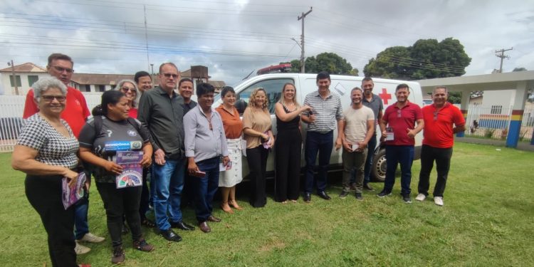 Município de Guajará-Mirim recebe nova ambulância, medicamentos e promessas de melhorias na saúde
