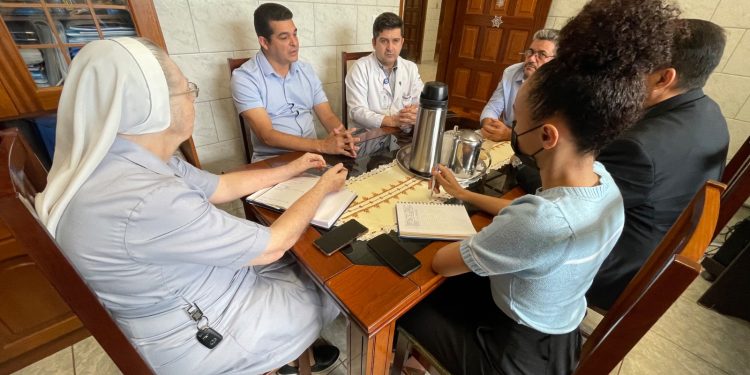 Adalto de Bandeirantes reforça compromisso com a saúde em reunião no Hospital Santa Marcelina