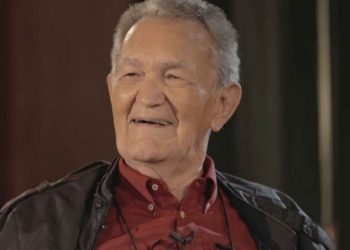 Morre Léo Batista, renomado jornalista esportivo, aos 92 anos