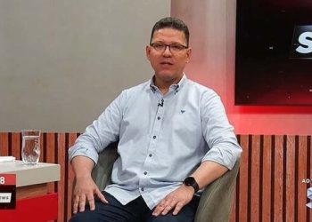 Governador de Rondônia critica políticos por oportunismo durante crise de segurança pública