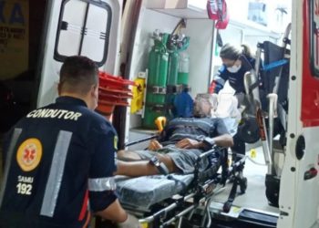 Homem ferido a golpes de faca busca ajuda na Central de Flagrantes em Porto Velho