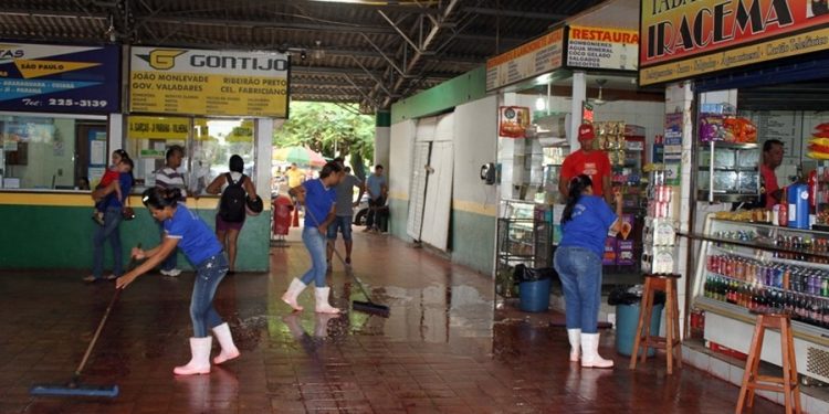 Comerciantes da antiga rodoviária entram na Justiça para manter pontos comerciais