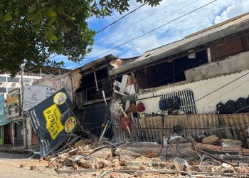 PRÉDIO COMERCIAL DESABA NA REGIÃO CENTRAL DE PORTO VELHO