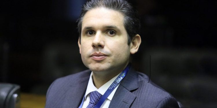 Hugo Motta é eleito presidente da Câmara dos Deputados com ampla maioria de votos