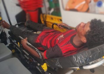 Suspeito é agredido após tentativa de furto em residência na zona leste