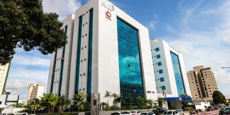 Ex-prefeito de Ji-Paraná tem bens bloqueados pela Justiça por suspeita de improbidade