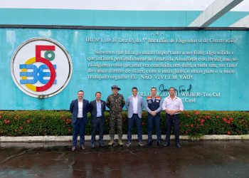 Vereador Adalto de Bandeirantes visita 5º BEC acompanhado da AORE/RO