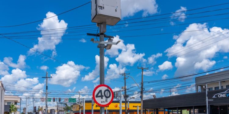 Prefeitura de Porto Velho ajusta limites de velocidade e reforça sinalização dos radares