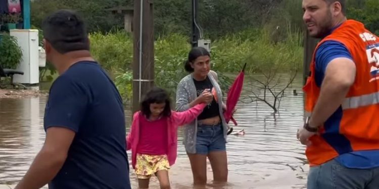 Nível do Rio Machado atinge alerta vermelho e Prefeitura de Ji-Paraná intensifica medidas de apoio