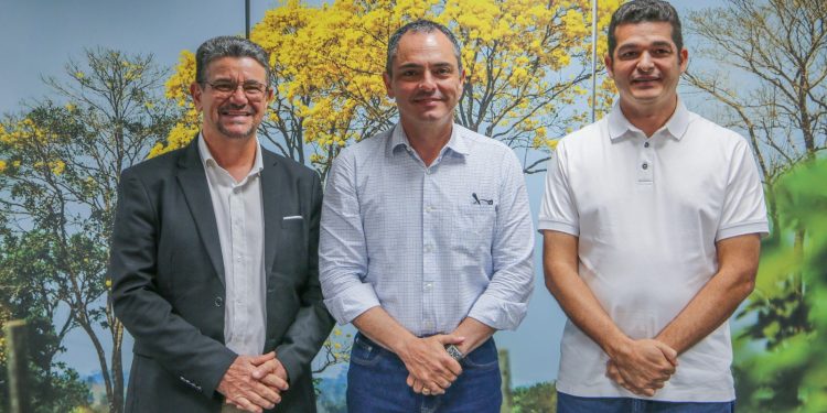 Vereador Adalto de Bandeirantes se reúne com vice-governador para discutir demandas de União Bandeirantes