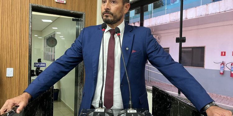 Vereador Márcio Pacele cobra implantação do SAMU na Ponta do Abunã e execução de emenda para ambulância