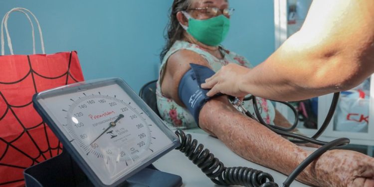 Fim das filas? Unidades básicas passam a atender até MEIA-NOITE para desafogar UPAs!