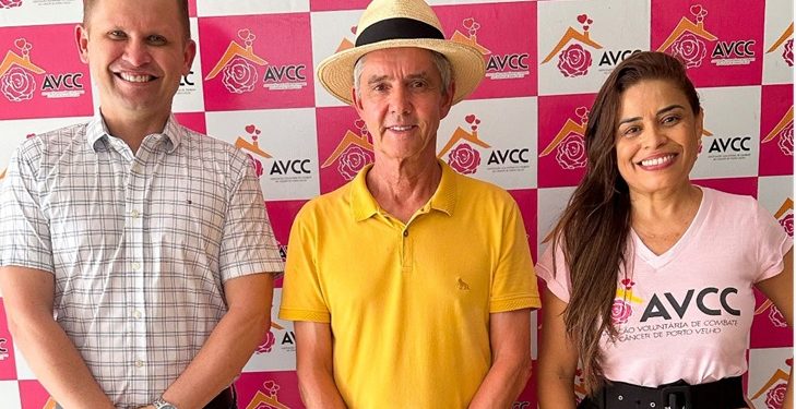 Vereador Pastor Bruno Luciano participa da entrega de emenda para apoio a pacientes com câncer