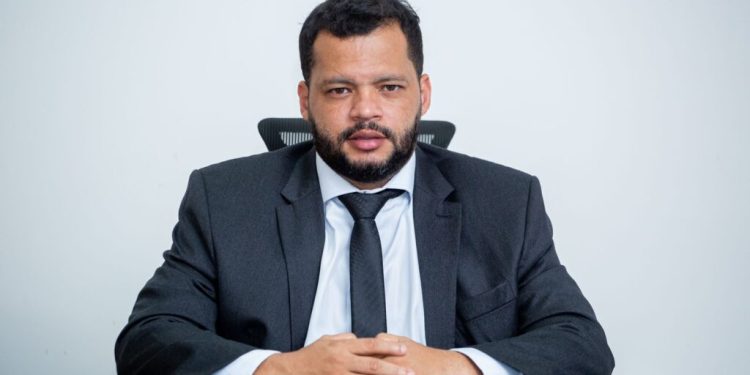 Deputado de Rondônia recebe R$ 14 mil em diárias para viagem ao Acre