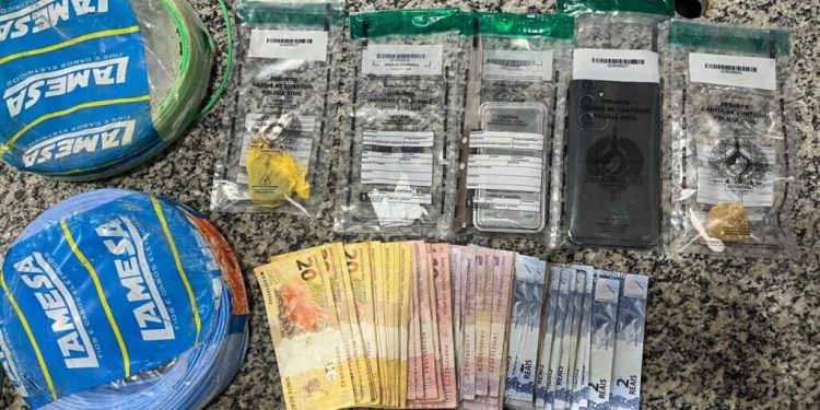 Homem é preso por tráfico de drogas e receptação de materiais furtados em Pimenta Bueno