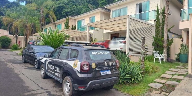 Influenciadora digital é presa em operação contra jogos de azar e lavagem de dinheiro