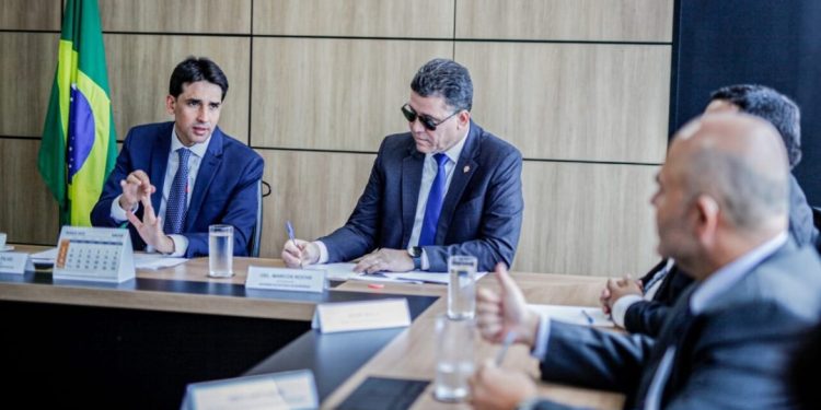 Governo de Rondônia discute concessão da Hidrovia do Madeira em Brasília