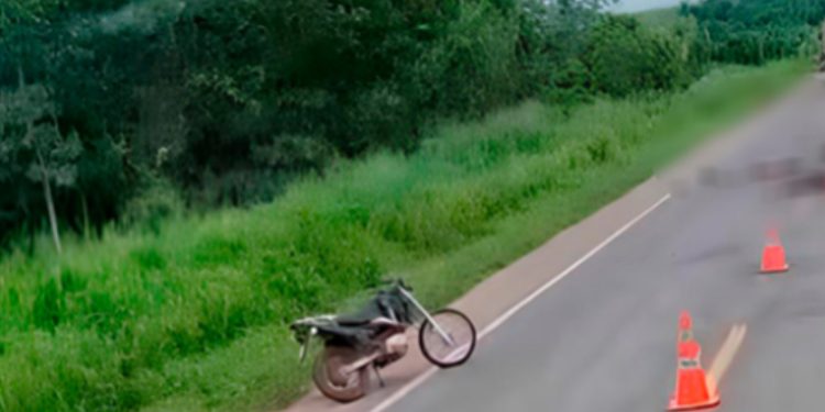 Motociclista morre em colisão com carreta na BR-364