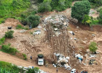 Moradores denunciam lixão clandestino a céu aberto no bairro Ulysses Guimarães