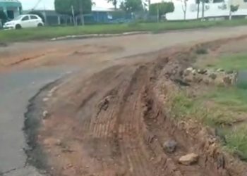 Valeta em rodovia federal gera transtornos no centro de Colorado do Oeste
