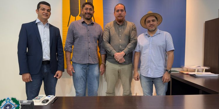 Vereador Adalto articula mutirão de limpeza para atender distritos de Porto Velho