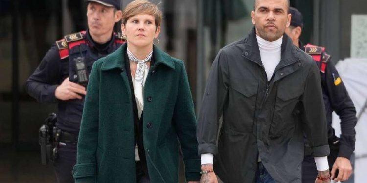 Justiça da Espanha anula condenação de Daniel Alves por agressão sexual