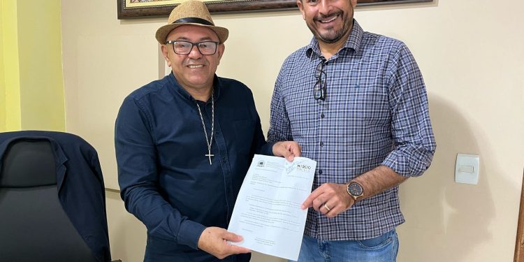 Márcio Pacele busca apoio para fortalecer festas culturais nos distritos