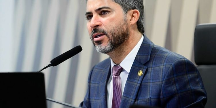 Senado aprova subcomissão para acompanhar situação da BR-319 e autoriza diligências pelo país